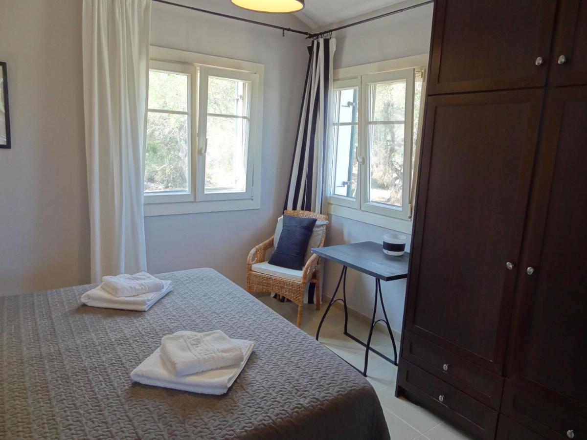 Villa Elaia Suites & Apartments No.1 Гайос Екстериор снимка