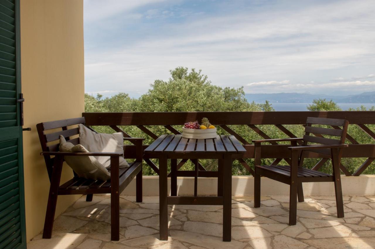 Villa Elaia Suites & Apartments No.1 Гайос Екстериор снимка