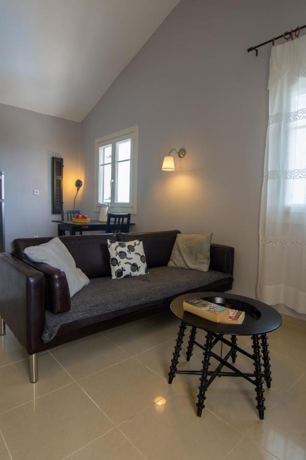 Villa Elaia Suites & Apartments No.1 Гайос Екстериор снимка