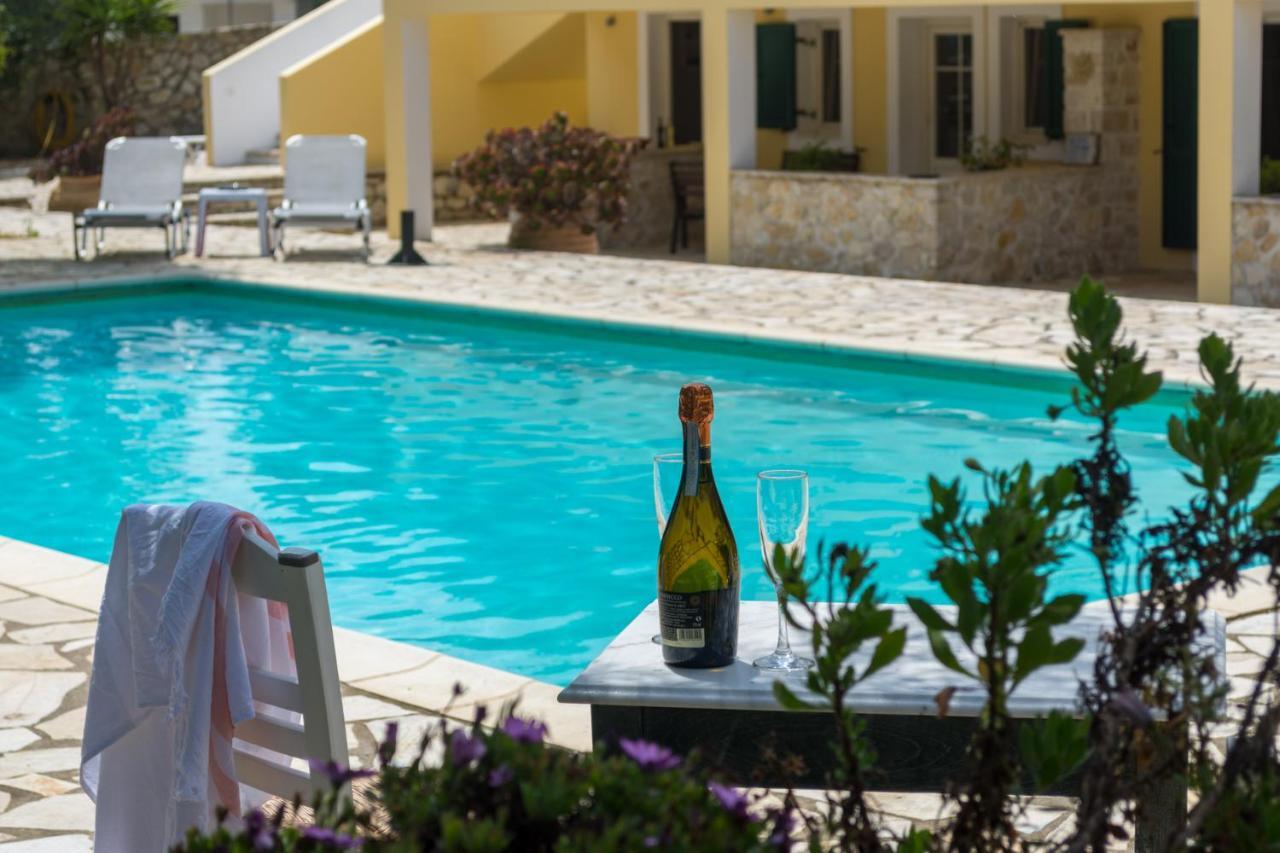 Villa Elaia Suites & Apartments No.1 Гайос Екстериор снимка